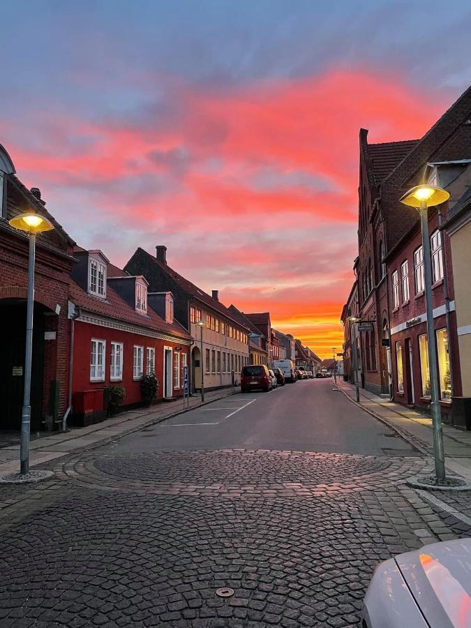 Charmerende Byhus I Praesto Centrum Villa Exterior foto